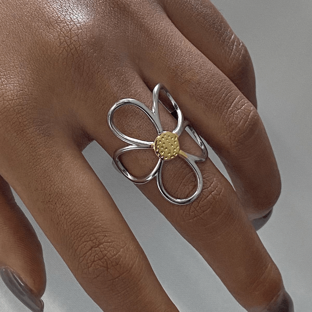 Bague Argentée Fleur Sculptée Bicolore