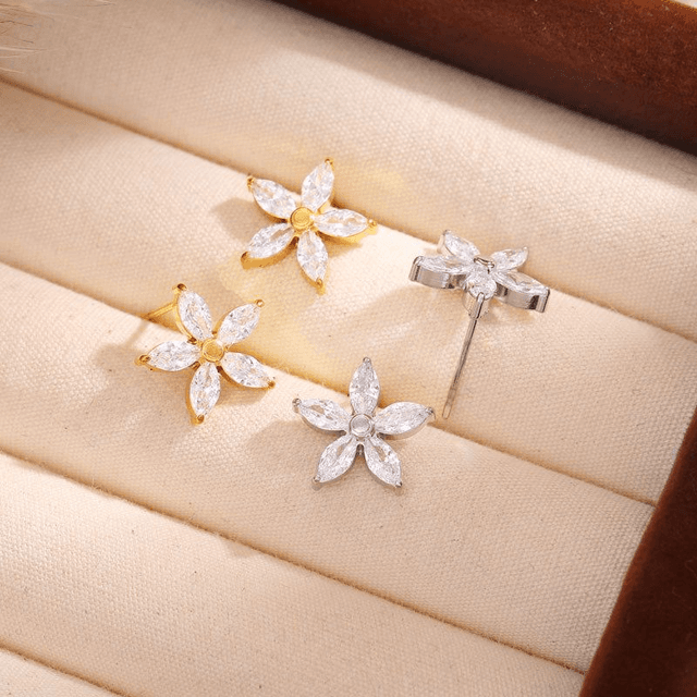 Clous d&#039;oreilles argentés fleur - zircon marquise
